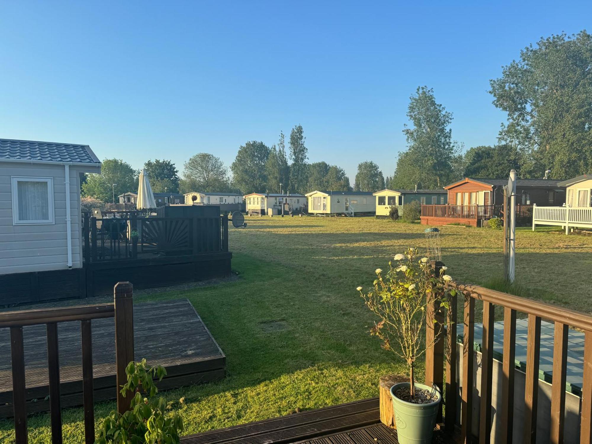 Beautiful 2 Bedroom Caravan On Billing Aquadrome Northampton Exterior photo