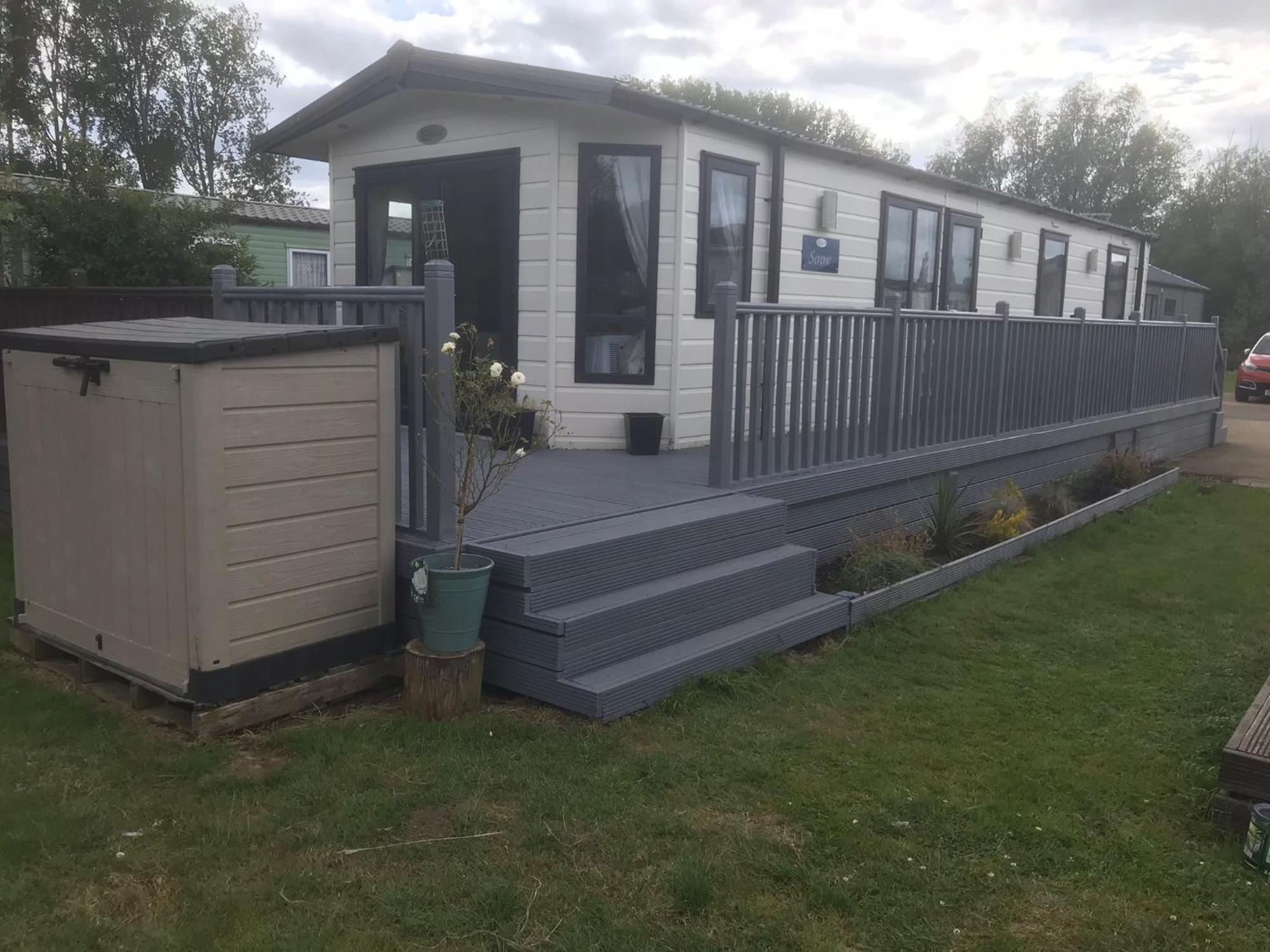 Beautiful 2 Bedroom Caravan On Billing Aquadrome Northampton Exterior photo